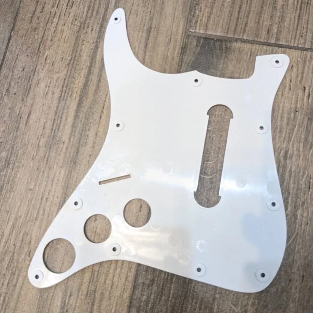 Harmonix Fender Stratocaster Rock Band Guitar white face plate pick guard 822151